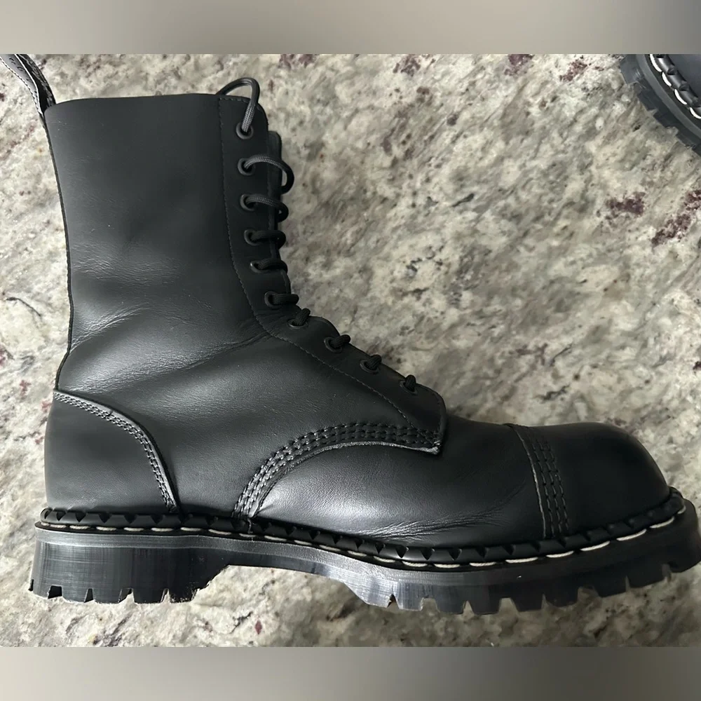 Gripfast Black Greasy 10 Eye Steel Toe Capped Derby Boot